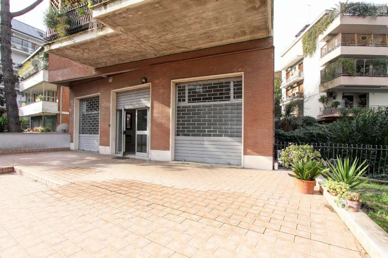Negozio - Loc.Com. ROMA vendita   Mario Fani RE/MAX Urbest