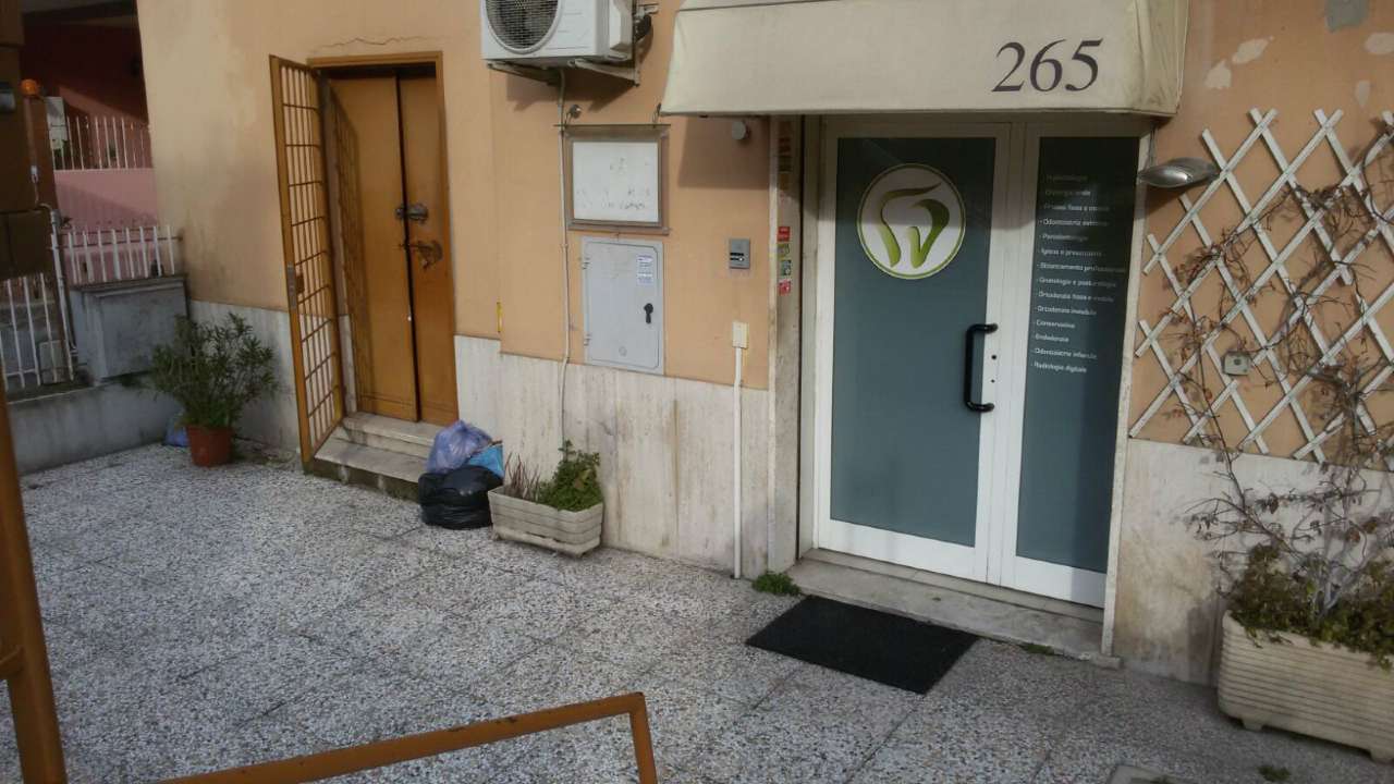 Negozio - Loc.Com. ROMA vendita  AURELIO (XVIII MUN.) Cornelia RE/MAX Urbest