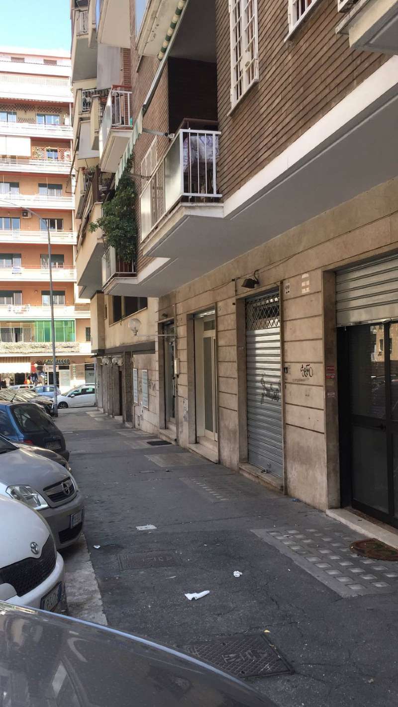 Negozio - Loc.Com. ROMA vendita  APPIA NUOVA Virginia RE/MAX Urbest