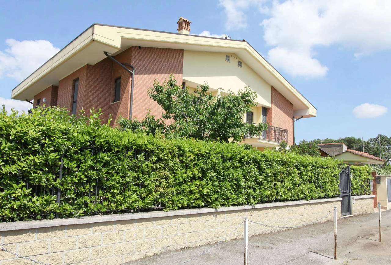 Appartamento ROMA vendita  FINOCCHIO Rodolfo Crespi RE/MAX Urbest