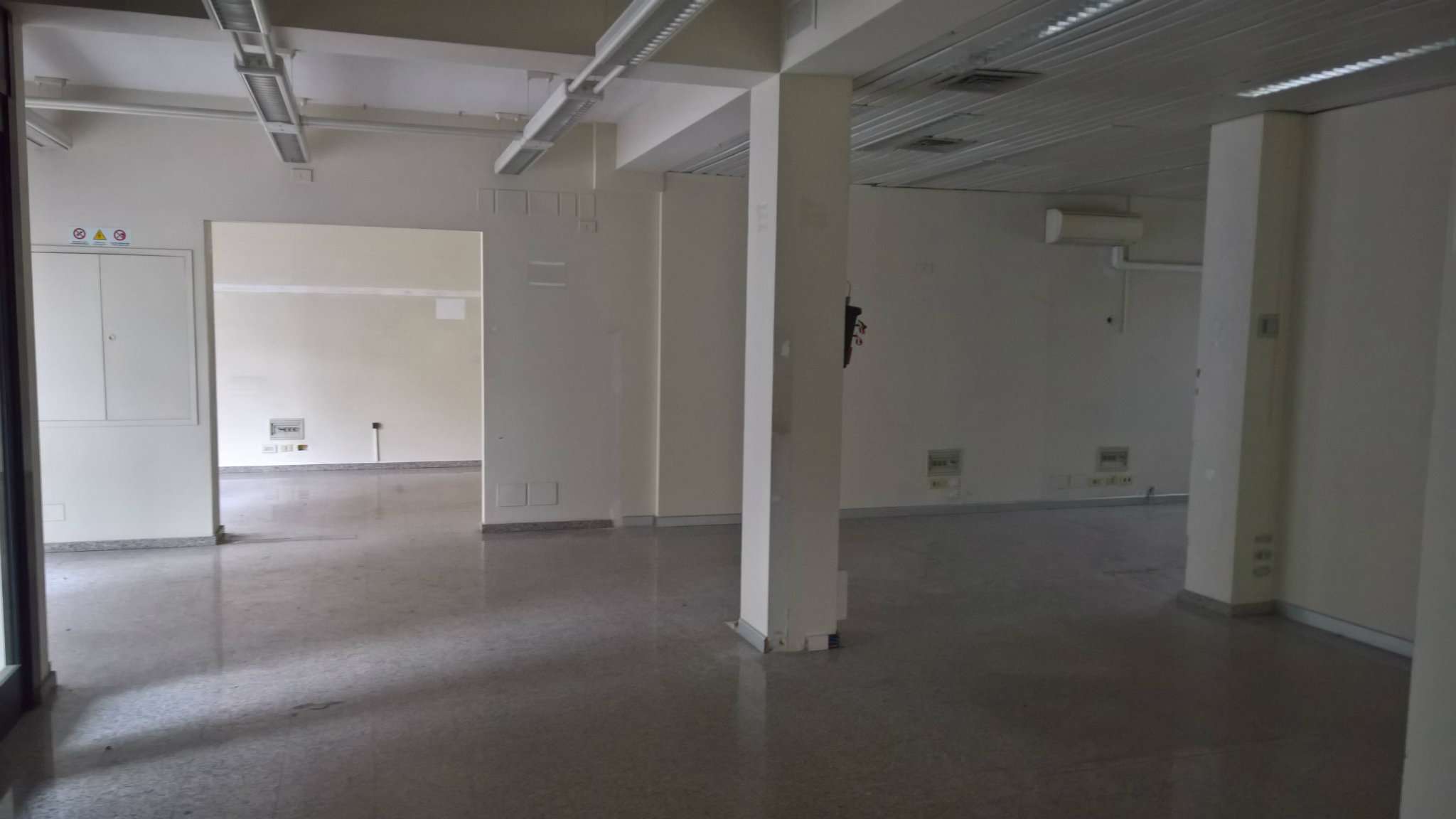 Negozio - Loc.Com. FIRENZE affitto  VIALI  Fonditalia Immobiliare