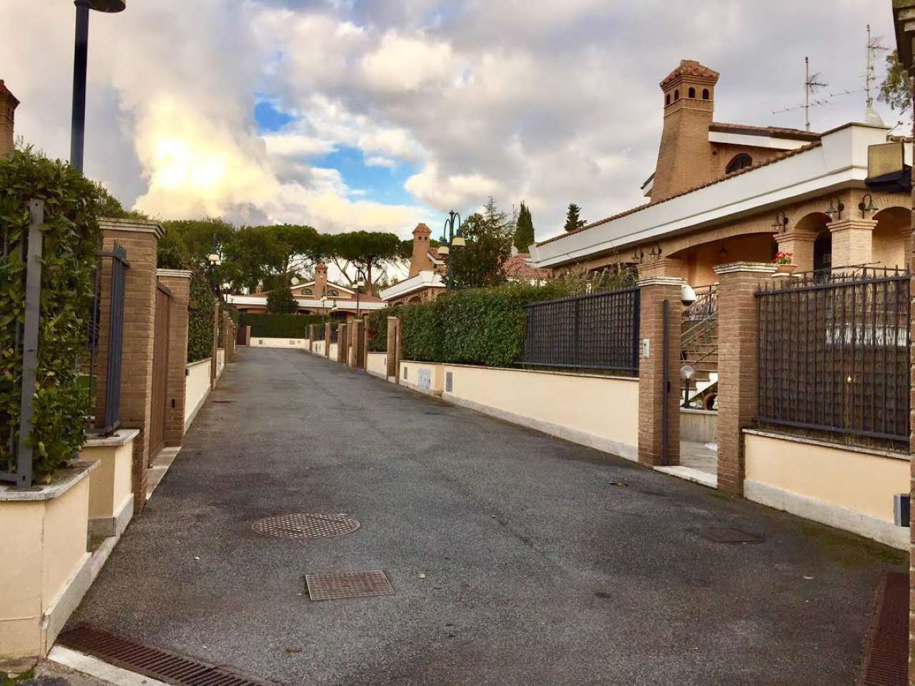 Villa Bifamiliare ROMA vendita  TRIGORIA Vallerano via di Trigoria Paola Ciotti IMMOBILIARE