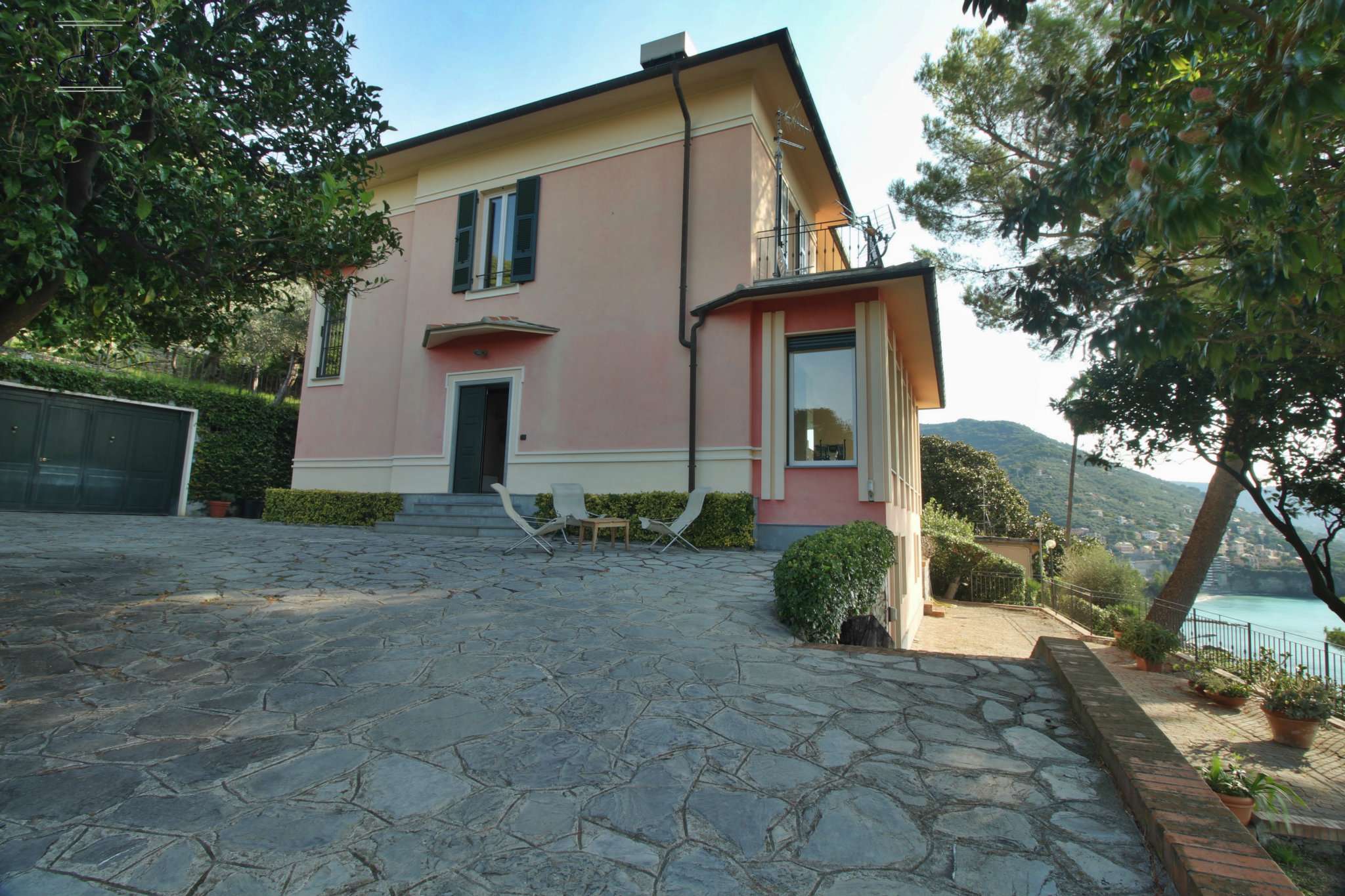  pieve ligure vendita quart:  dodero studio immobiliare