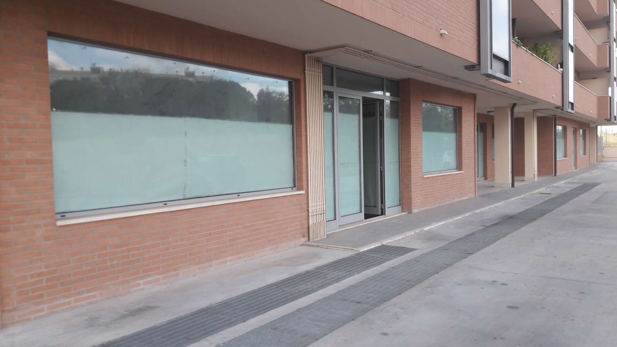 Negozio - Loc.Com. ROMA vendita  BUFALOTTA franco enriquez Merito Immobiliare