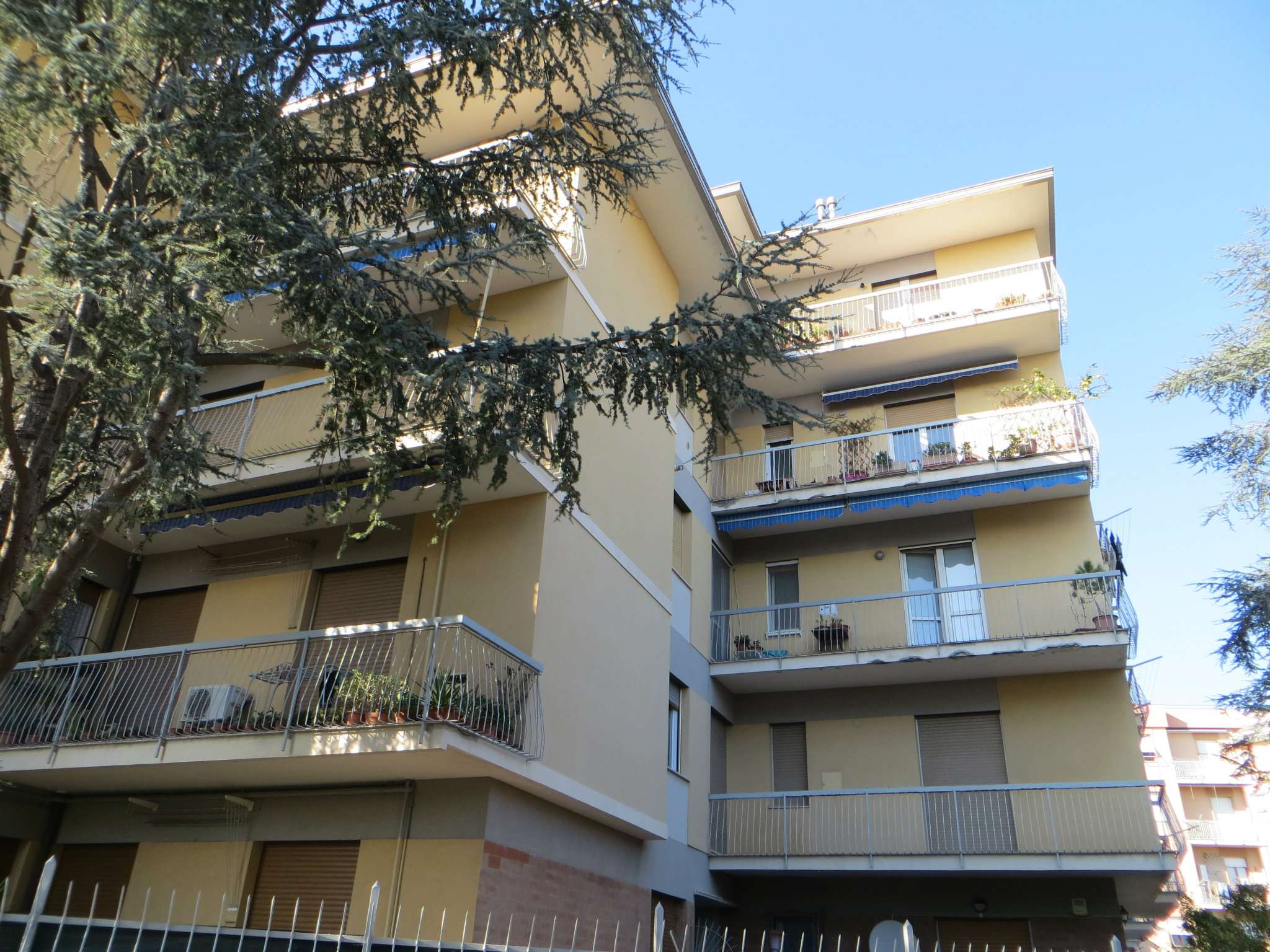  genova vendita quart: pegli columbia immobiliare