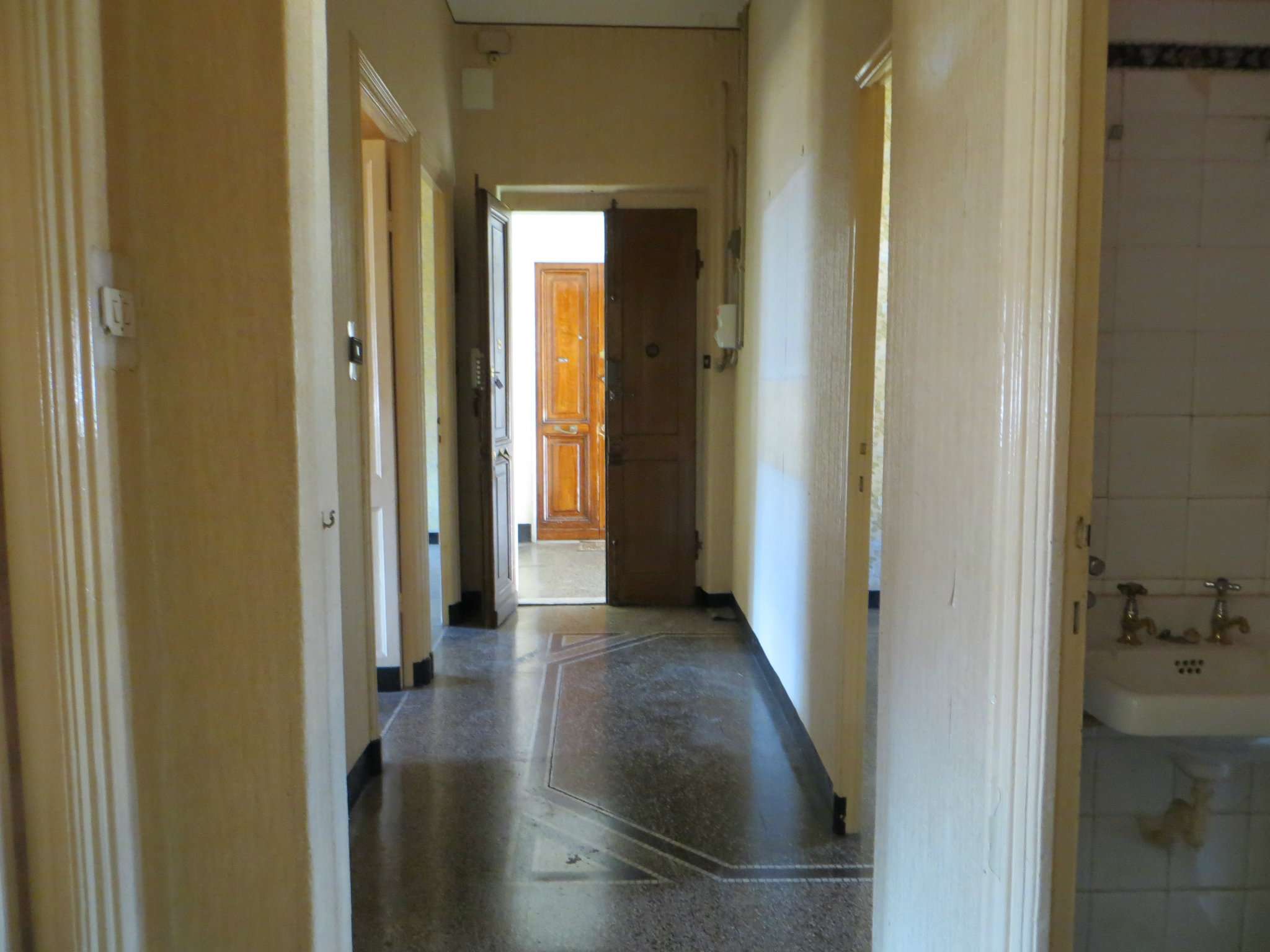 Appartamento GENOVA vendita  PEGLI viale Modugno Columbia Immobiliare