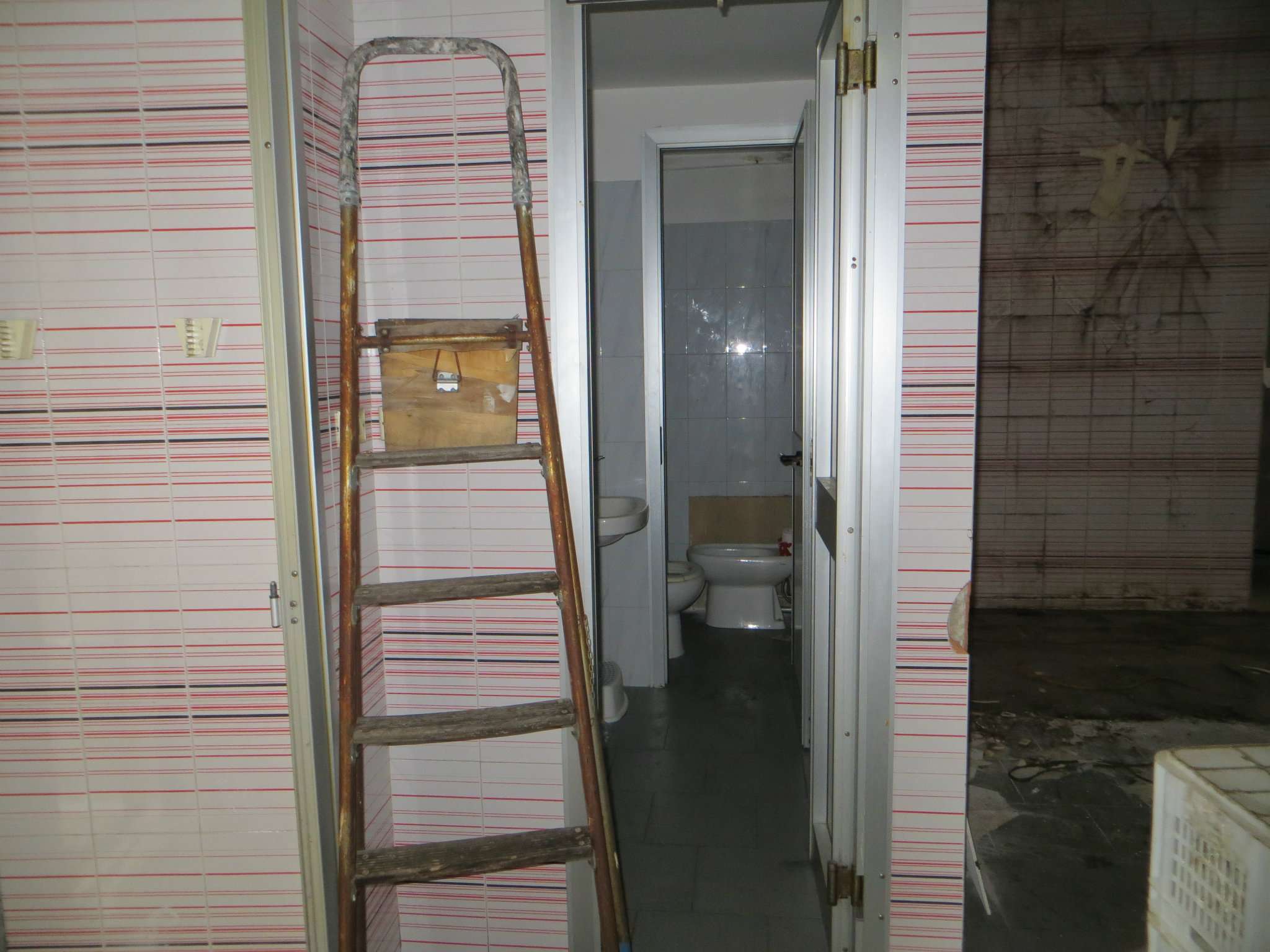 Negozio - Loc.Com. GENOVA affitto  PEGLI via Sabotino Columbia Immobiliare