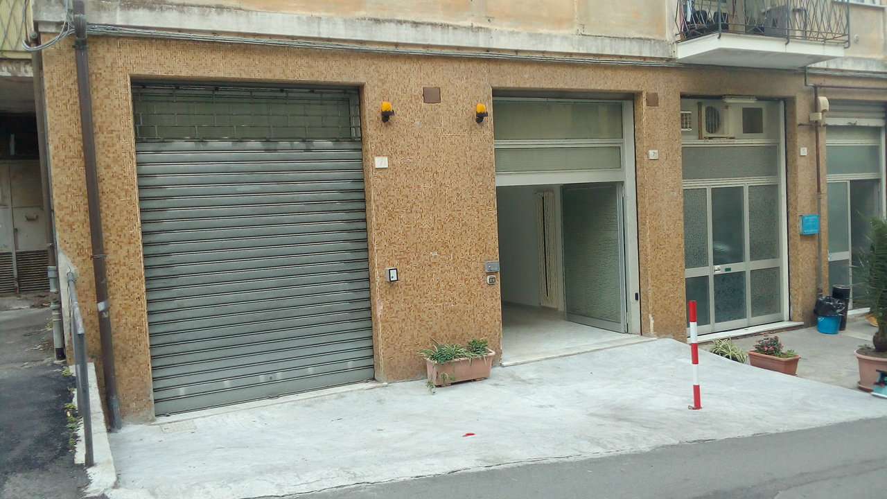  genova vendita quart: pegli immobiliare-sole