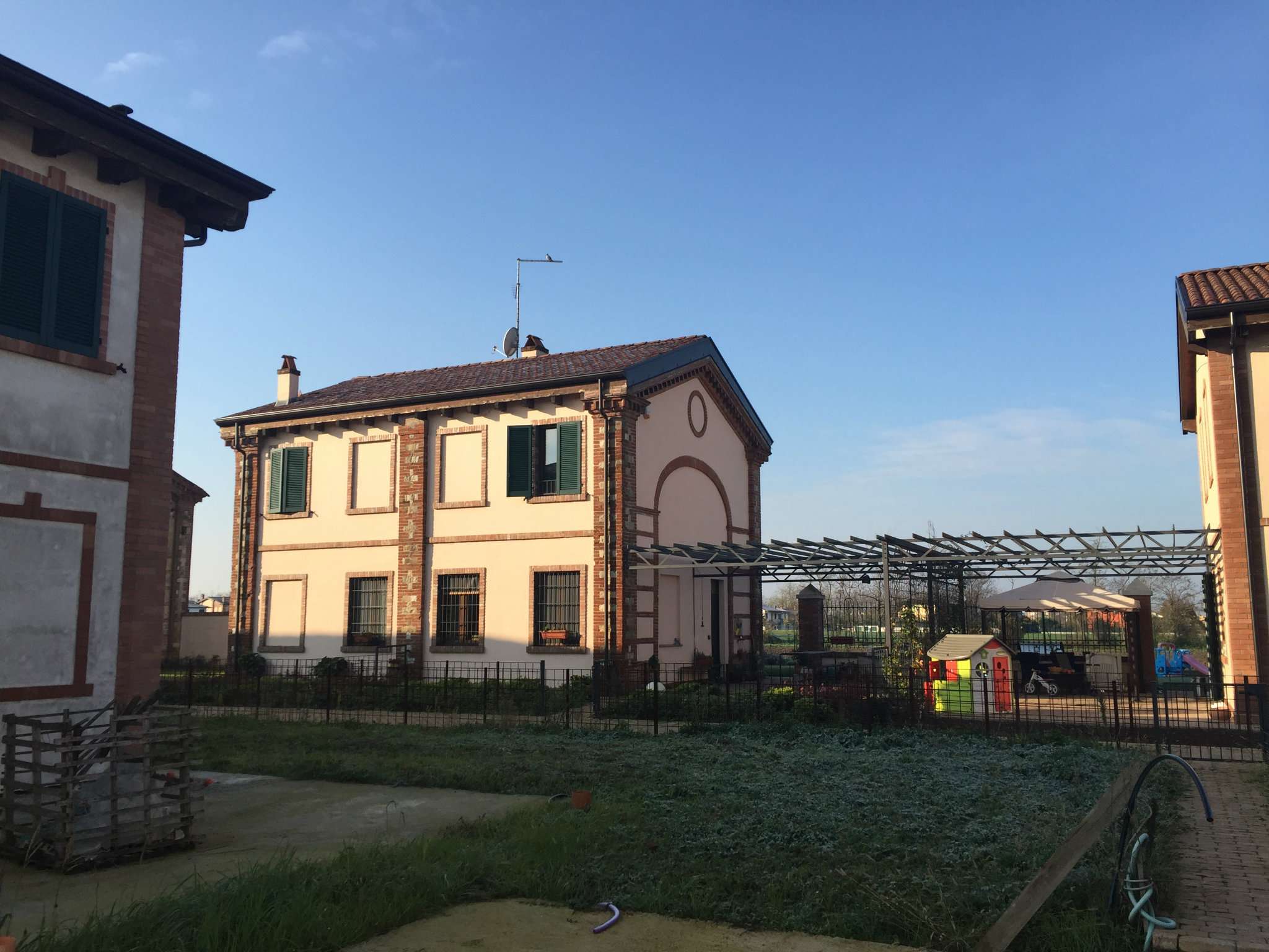 Villa PODENZANO vendita   loc turro FARNESE SOLUZIONI IMMOBILIARI