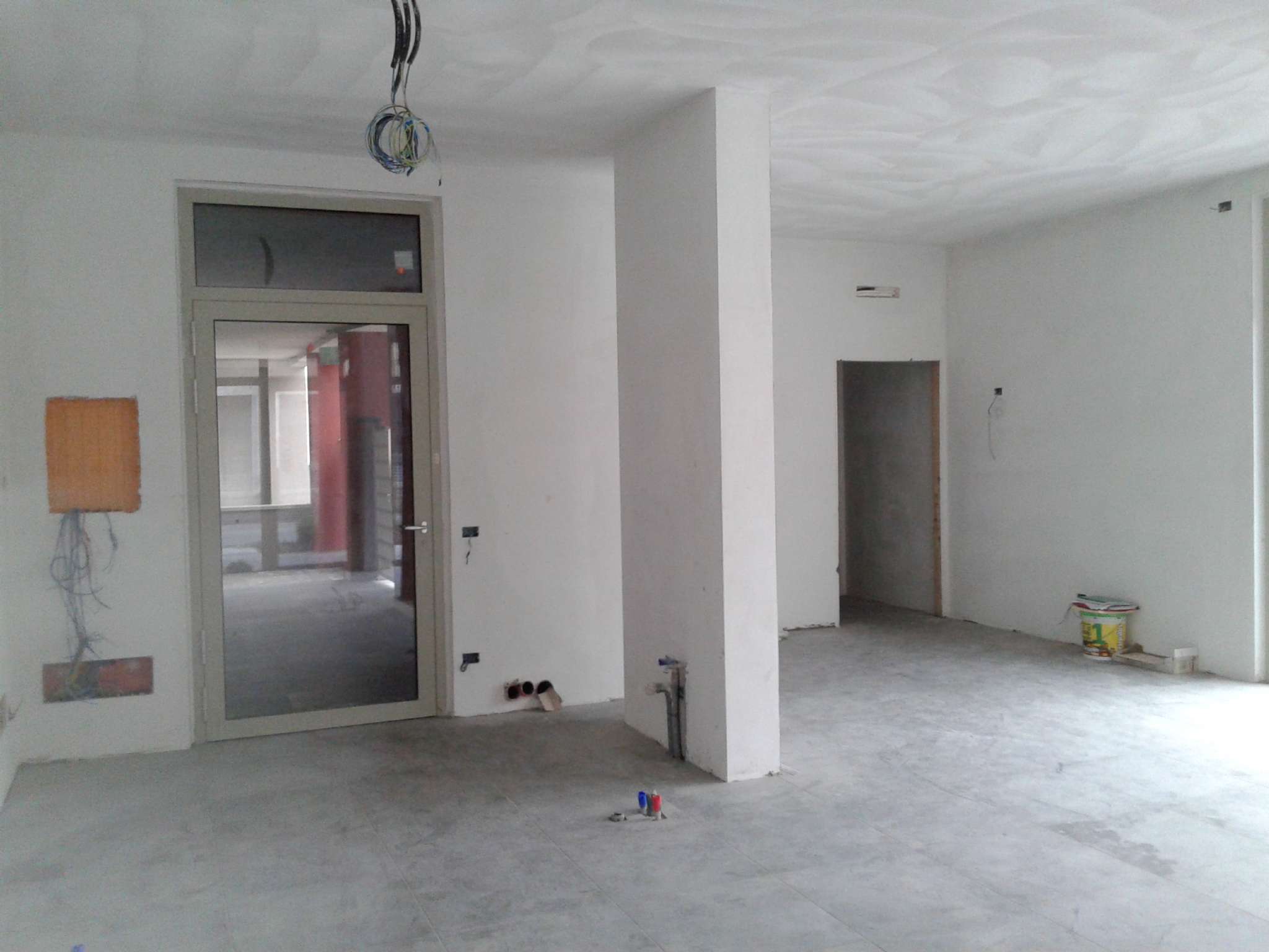 Negozio - Loc.Com. PIACENZA affitto    FARNESE SOLUZIONI IMMOBILIARI