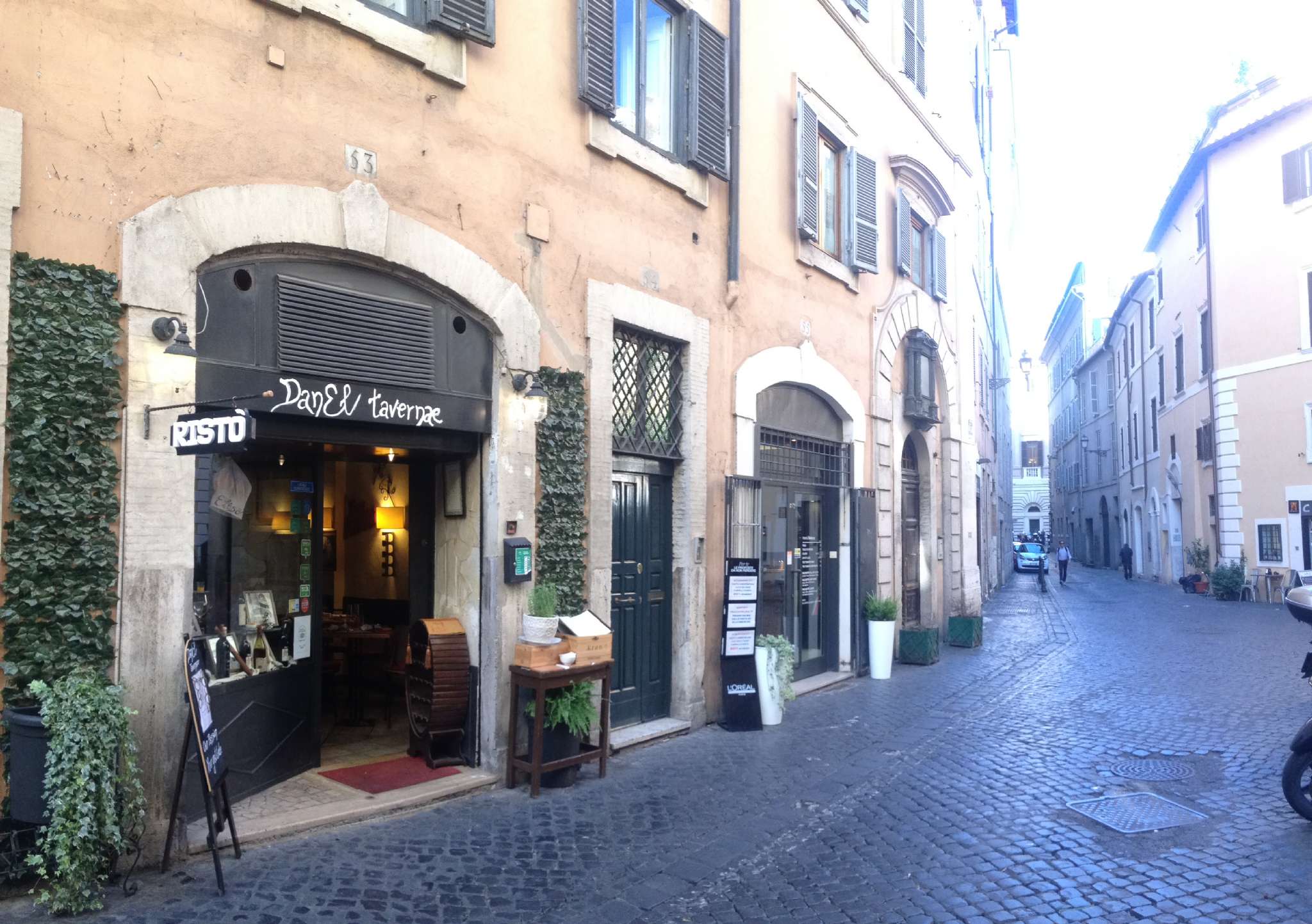 Negozio - Loc.Com. ROMA vendita  Centro storico del Monte della Farina V.R. Immobiliare S.R.L.