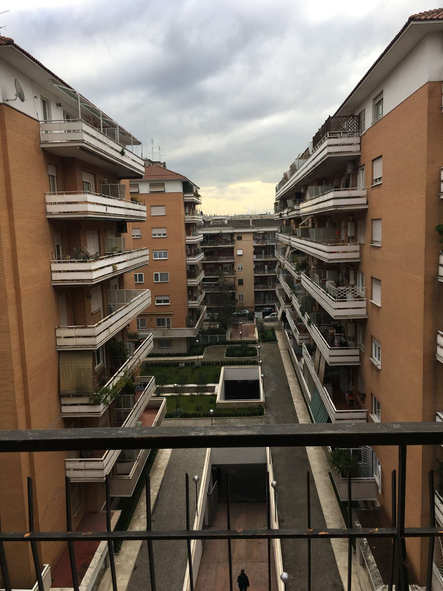  roma affitto quart: nuovo salario v.r. immobiliare s.r.l.