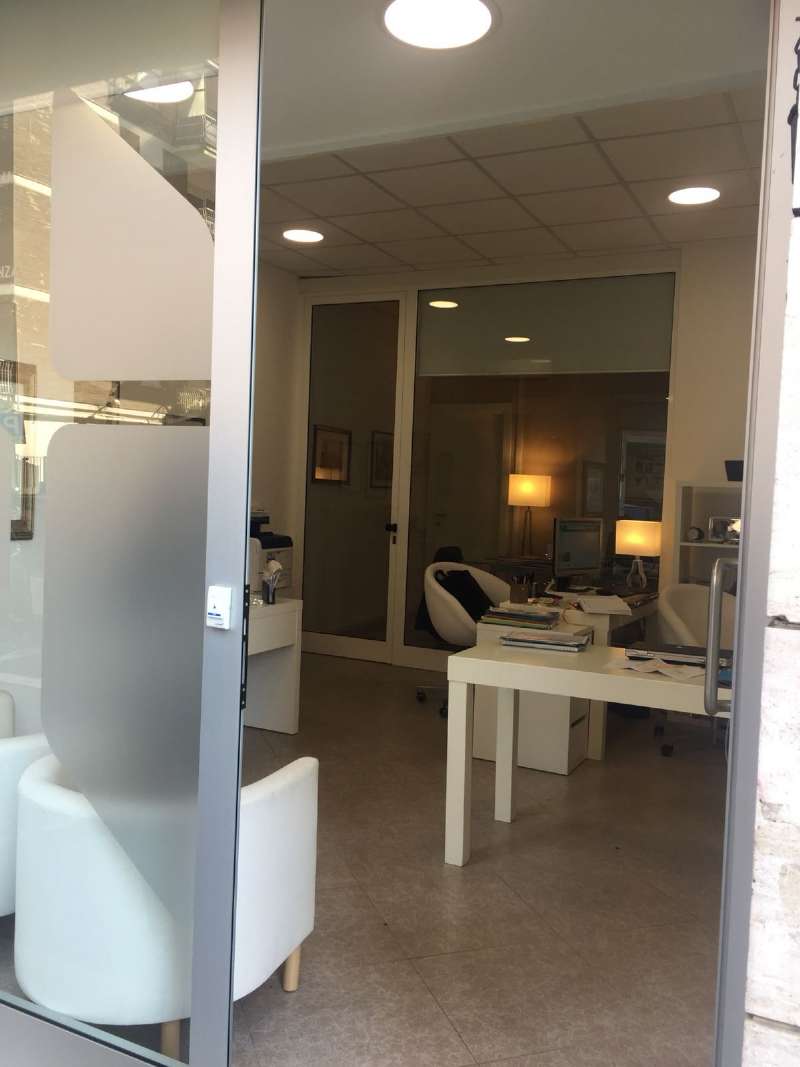 Negozio - Loc.Com. ROMA affitto  NUOVO SALARIO via val maggia V.R. Immobiliare S.R.L.