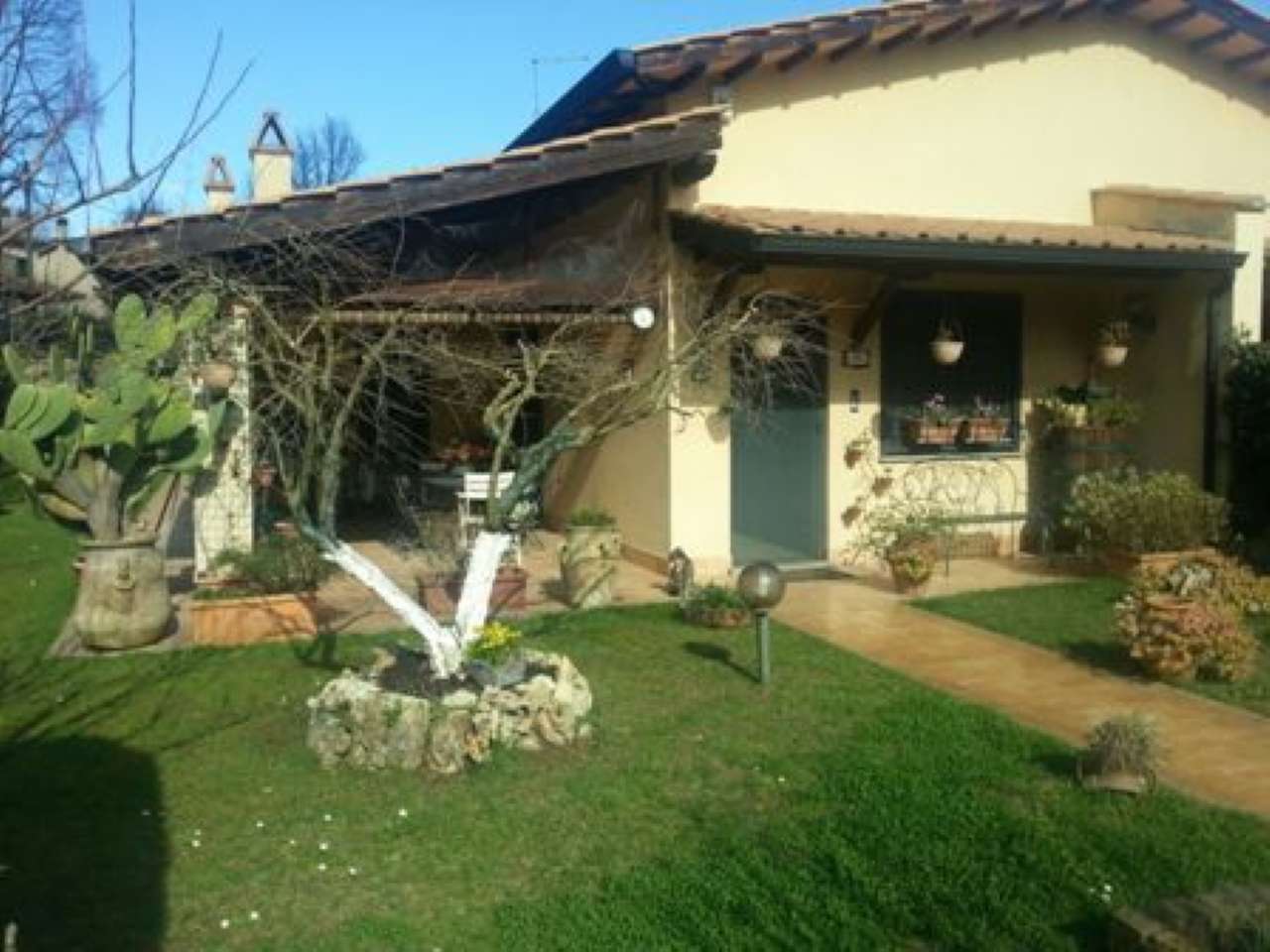 Villa Unifamiliare - Indipendente NEPI vendita   dei tigli V.R. Immobiliare S.R.L.