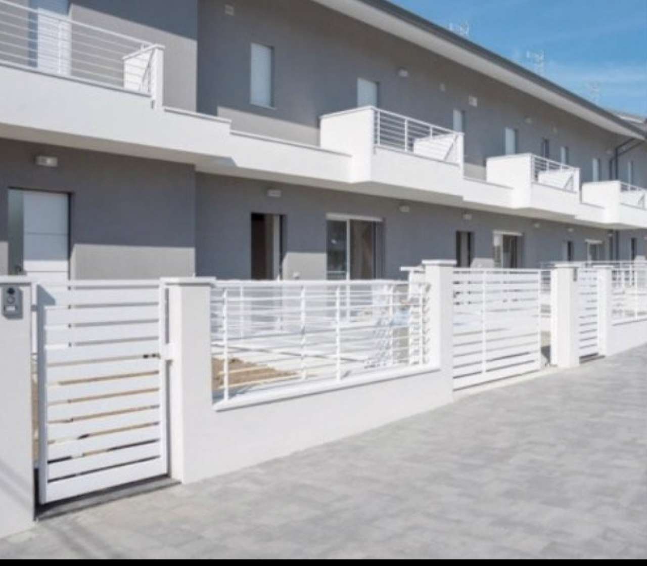 Villa Unifamiliare - Indipendente GIULIANOVA vendita    HABITAT IMMOBILIARE di Materazzo Marina