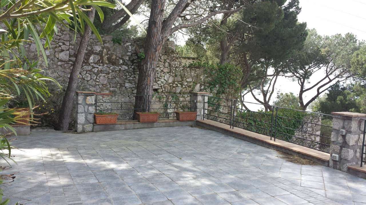 Villa CAPRI vendita   Tuoro d&d immobili di prestigio