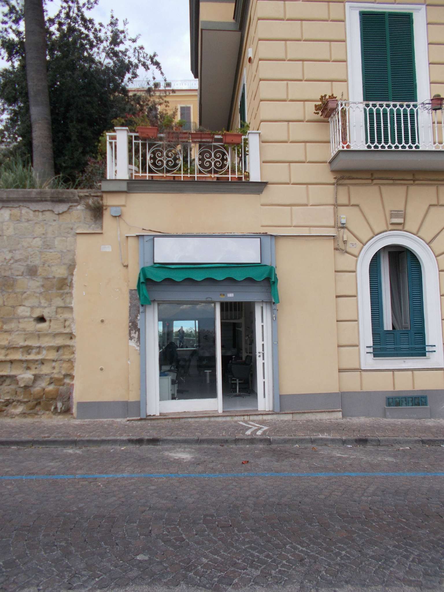 Negozio - Loc.Com. NAPOLI affitto  POSILLIPO Posillipo d&d immobili di prestigio