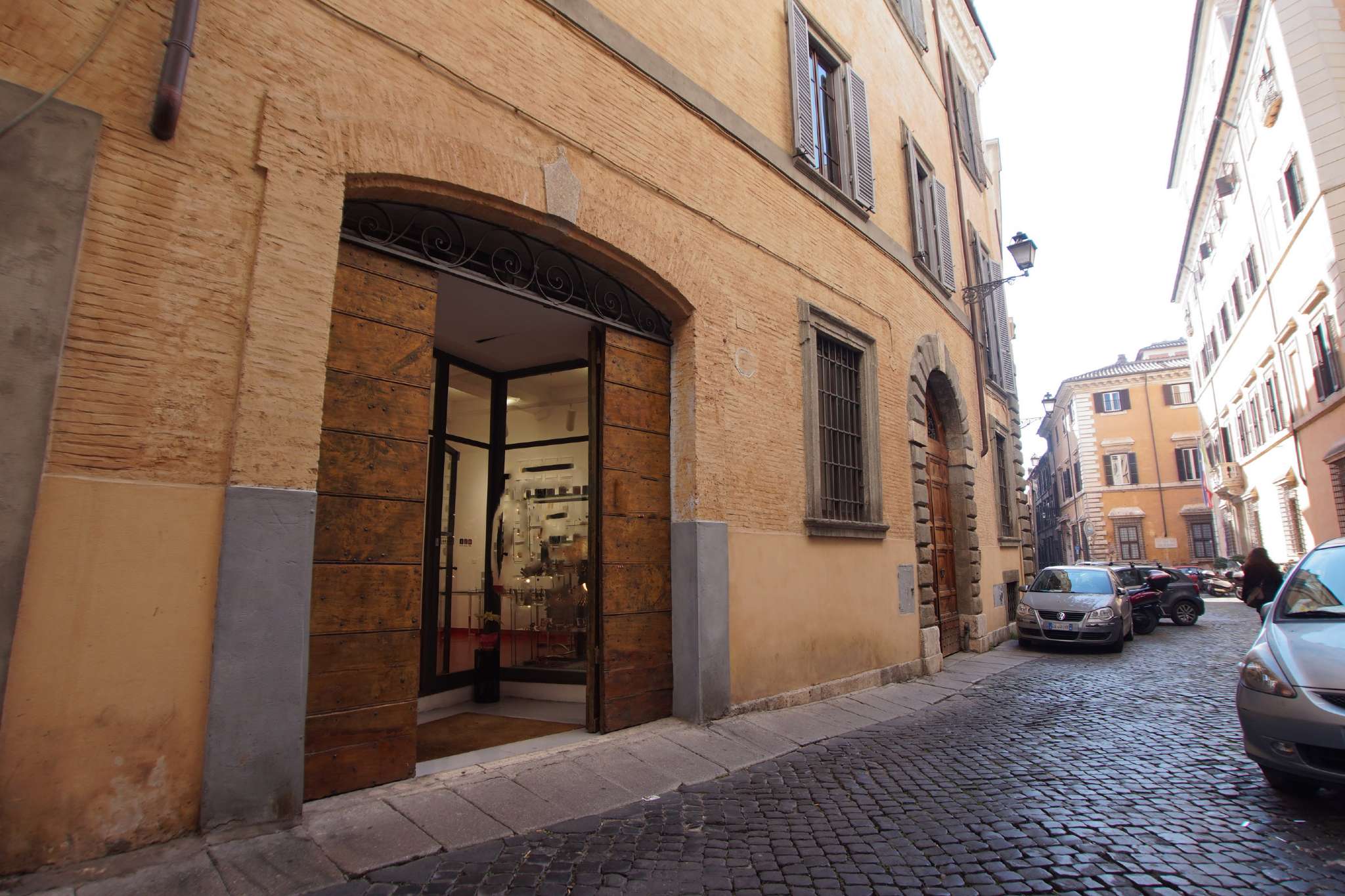 Negozio - Loc.Com. ROMA affitto  Centro storico dei Delfini Casaitaly.it