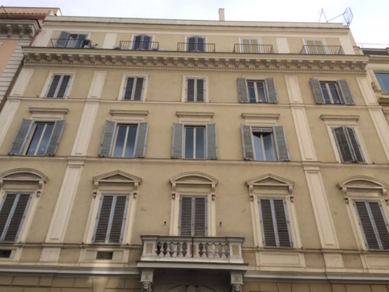 Appartamento ROMA vendita  Centro storico  AGENTI E CONSULENTI SRL