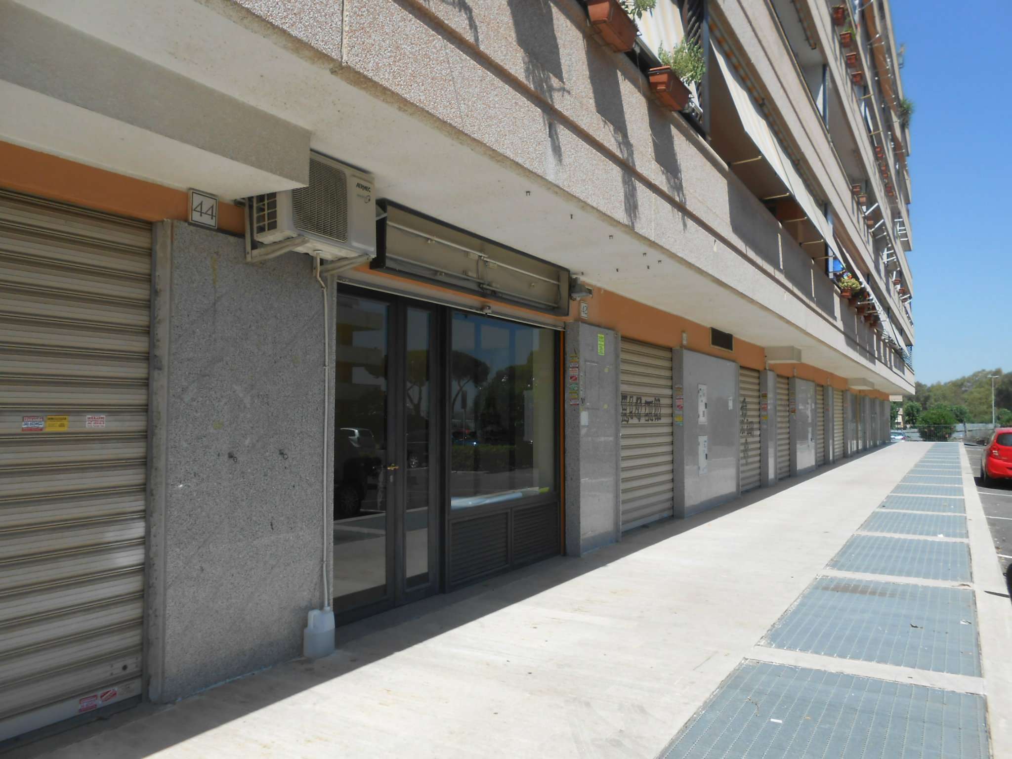 Negozio - Loc.Com. ROMA affitto  PONTE DI NONA mattè trucco Gabetti - AGENZIA DI PONTE DI NONA s.r.l. (Ponte di Nona - RM)