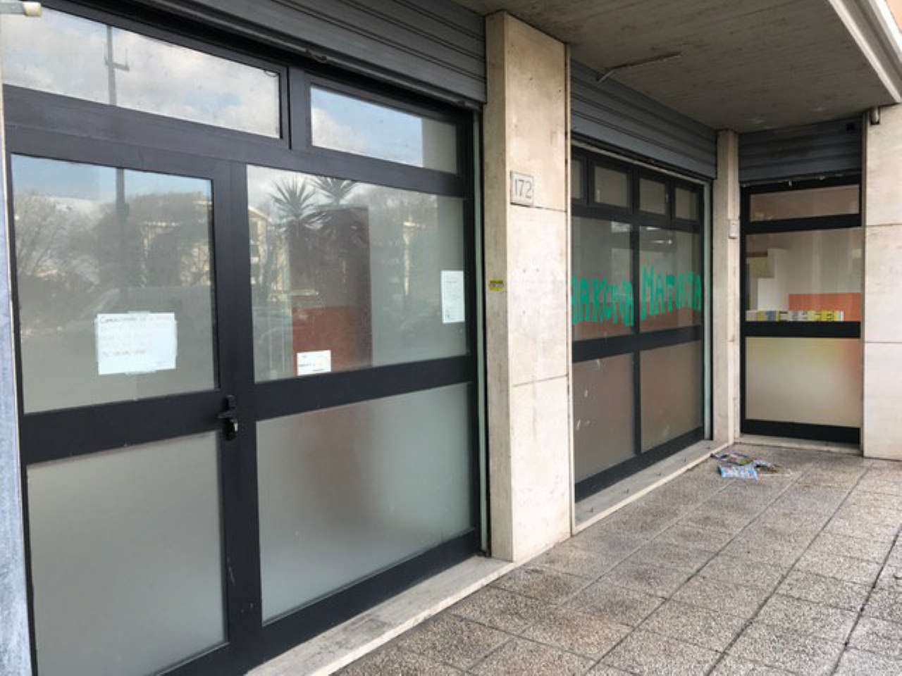 Negozio - Loc.Com. ROMA vendita  TUSCOLANO (VI MUN.) CAMPO  FARNIA Immobiliare Nicolò da Pistoia di Barbara Ragno