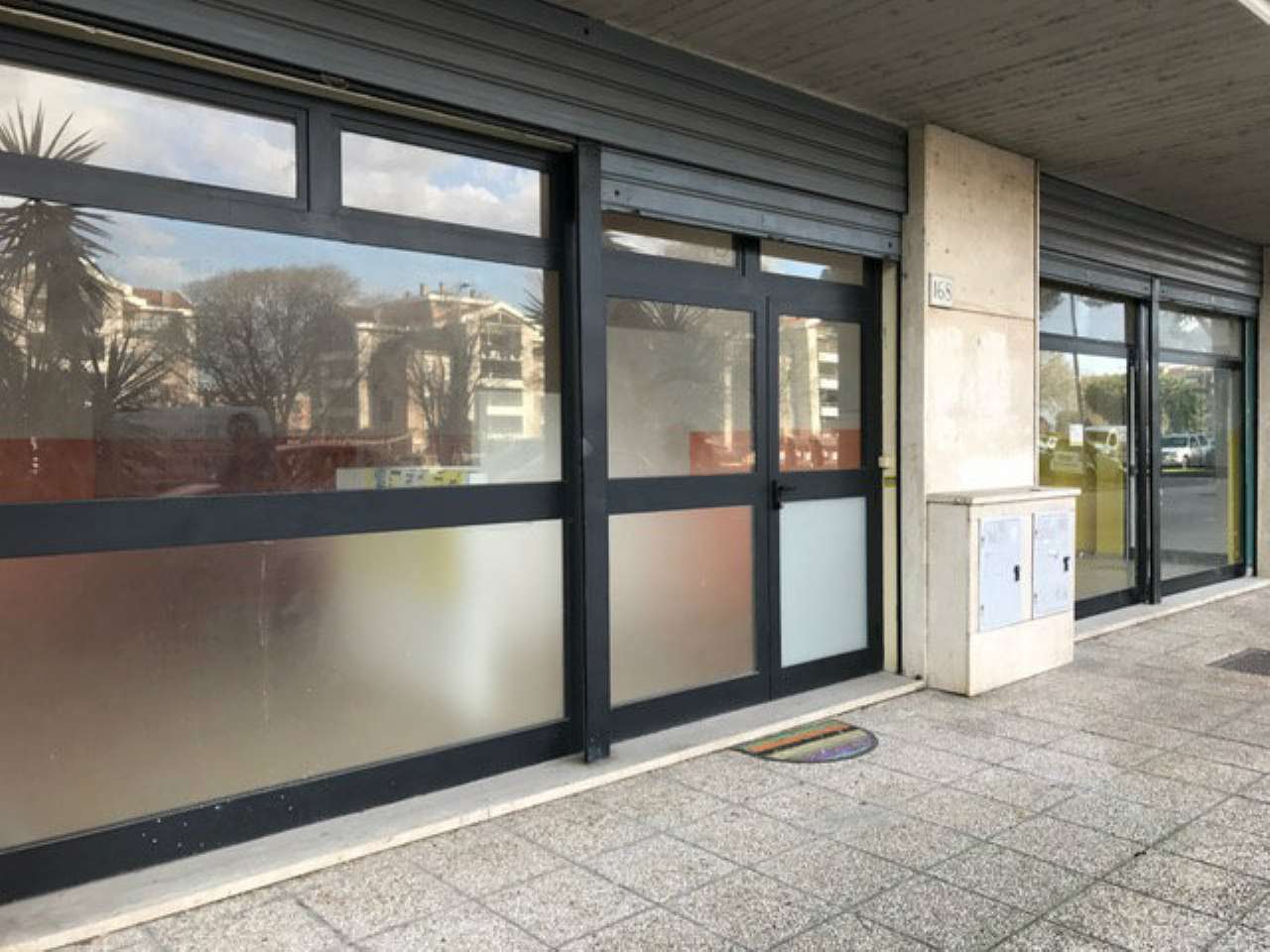 Negozio - Loc.Com. ROMA affitto  TUSCOLANO (VI MUN.) CAMPO FARNIA Immobiliare Nicolò da Pistoia di Barbara Ragno