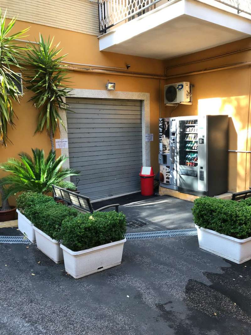 Negozio - Loc.Com. ROMA vendita  NUOVO SALARIO PIAN DI SCO Abitare Empire S.R.L.