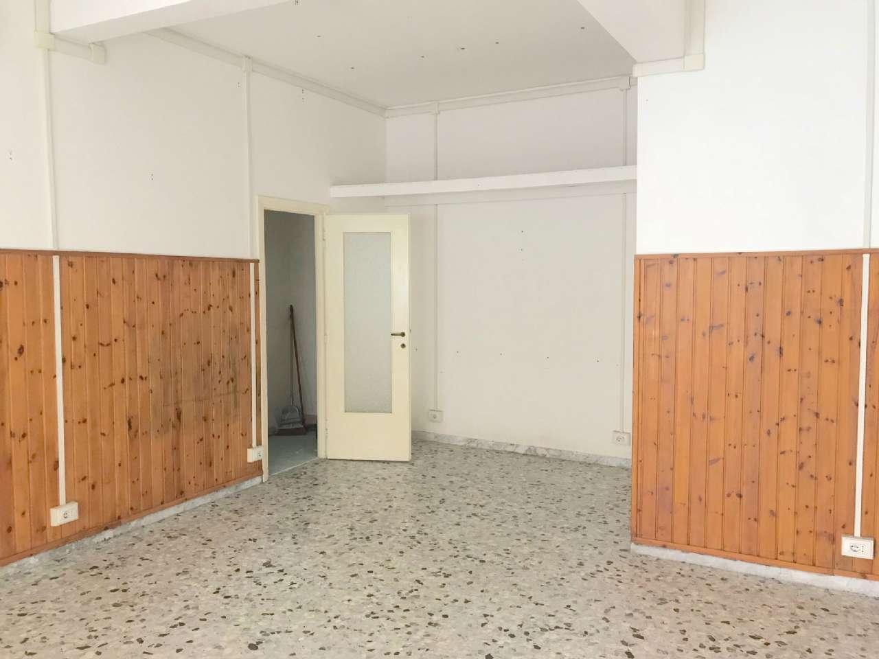 Negozio - Loc.Com. ROMA affitto  TRIONFALE (XVII MUN.) COGOLETO Abitare Empire S.R.L.