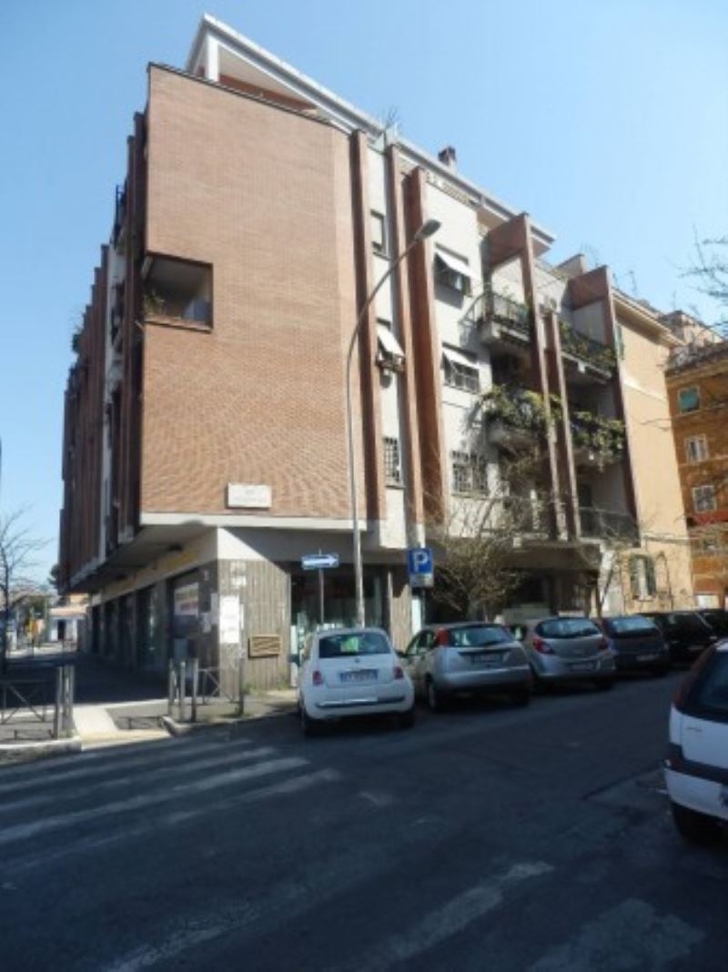  roma vendita quart: tuscolano (vi mun.) inter&co-di-pacetti