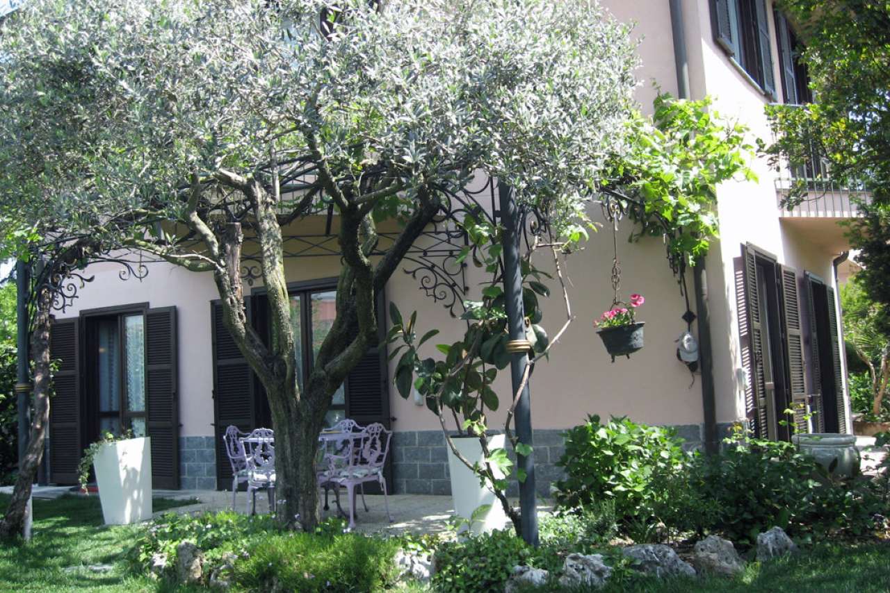 Villa Trifamiliare ARCORE vendita   Via Monte Cervino Affiliato Fondocasa Arcore
