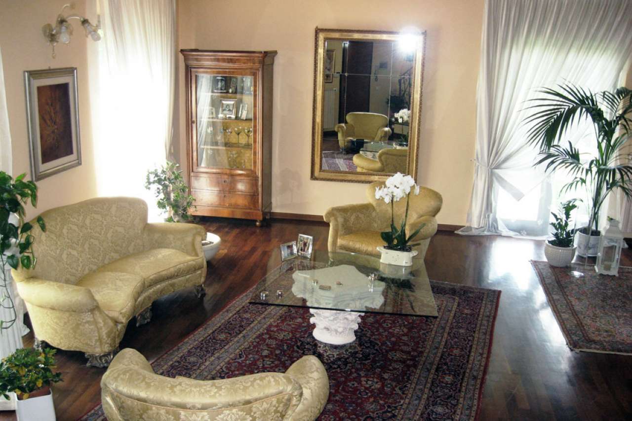 Villa Trifamiliare ARCORE vendita   Via Monte Cervino Affiliato Fondocasa Arcore