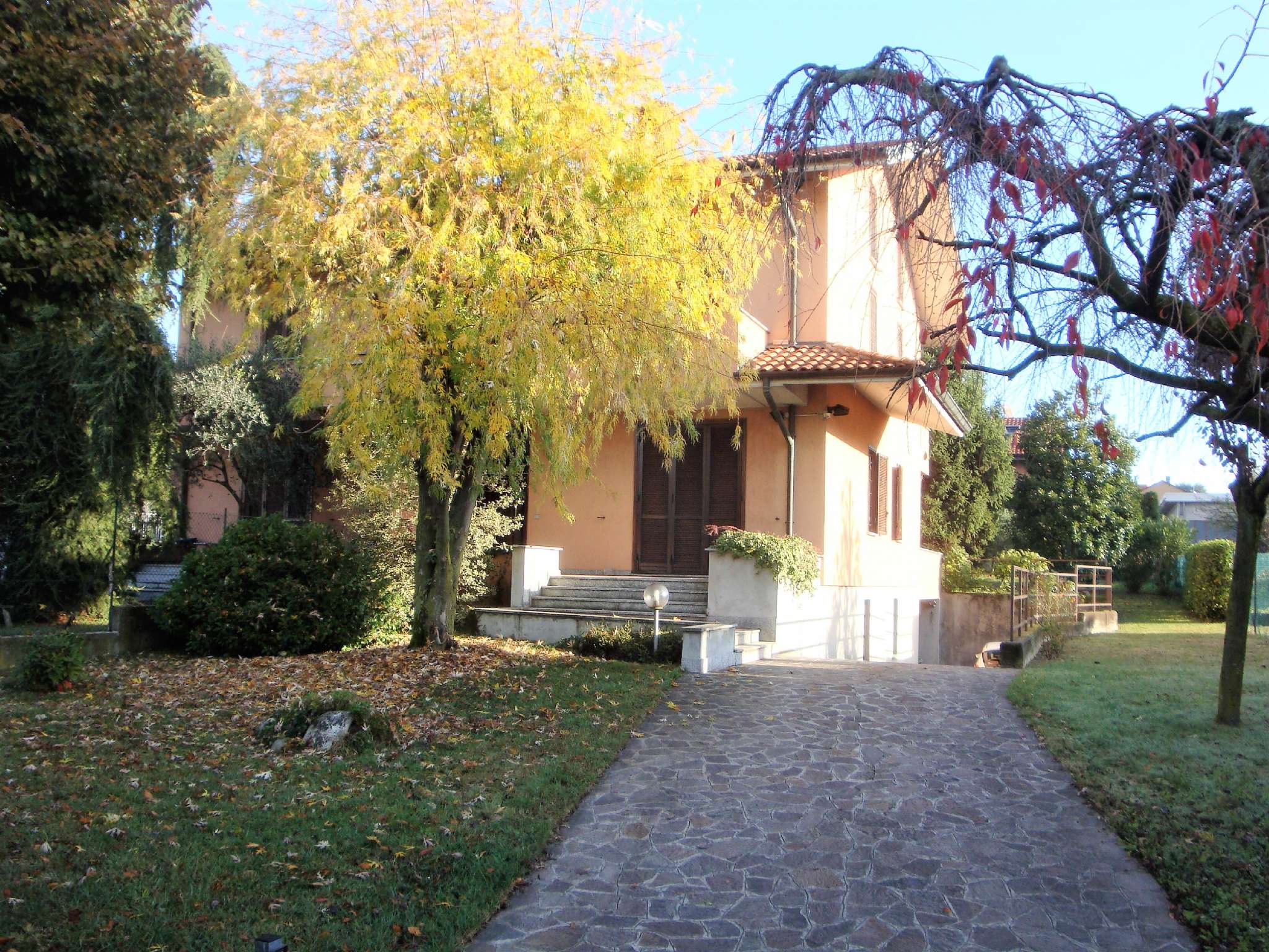 Villa GIUSSANO vendita    Enneelle Studio Immobiliare