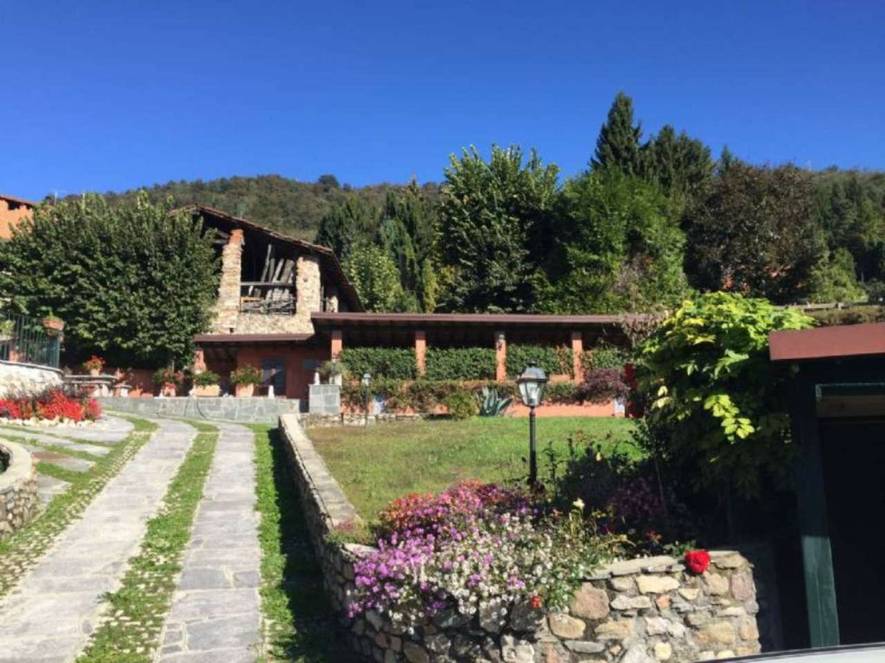 Villa CUGLIATE-FABIASCO vendita    Immobiliare Euromed s.a.s.