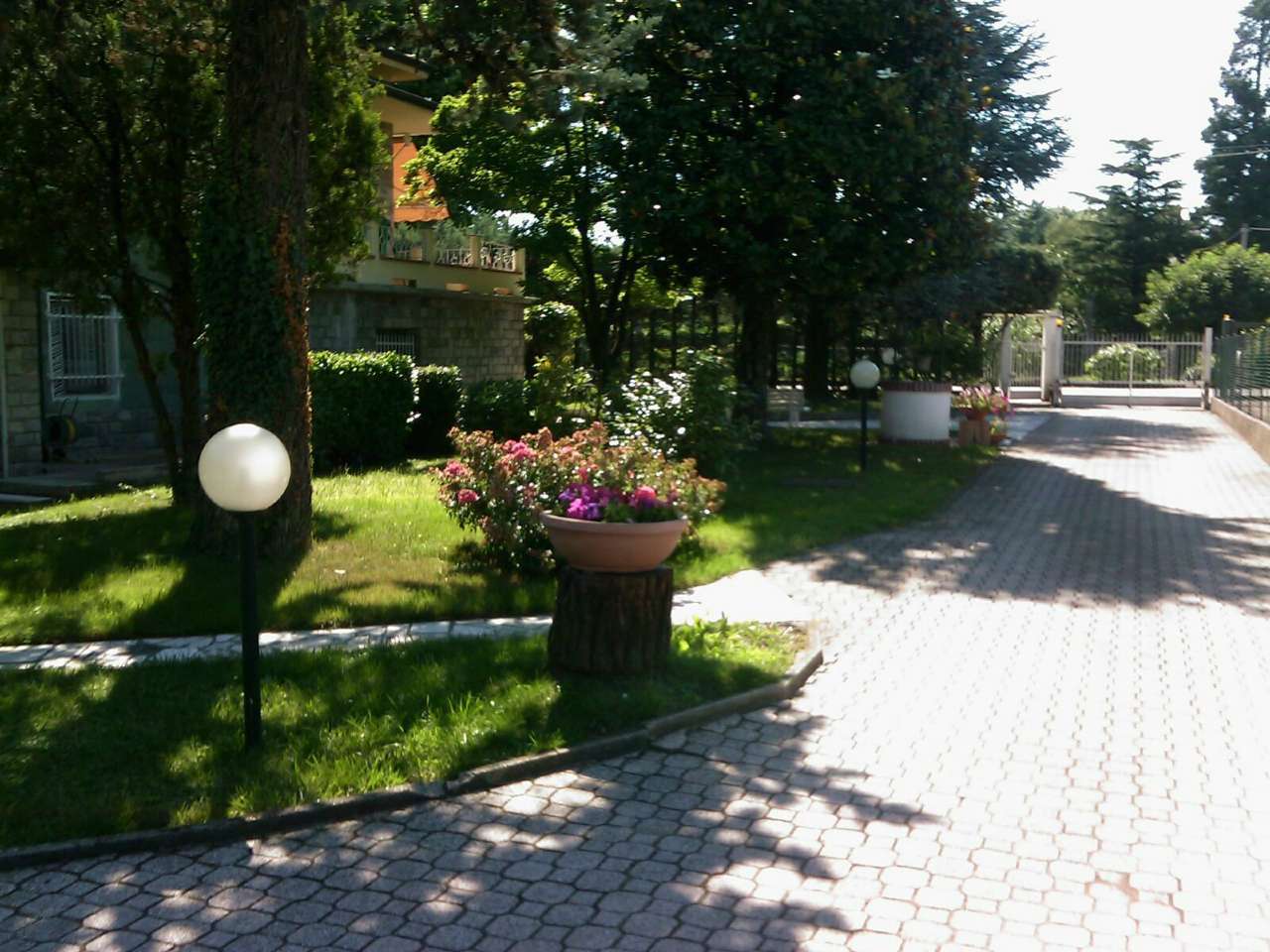 Villa Bifamiliare CARONNO VARESINO vendita    Immobiliare Euromed s.a.s.