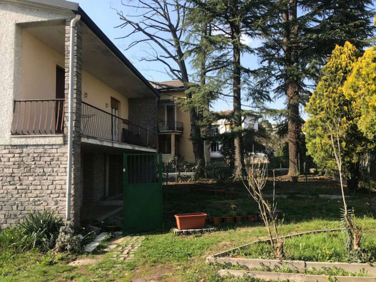 Villa Unifamiliare - Indipendente CASTRONNO vendita    Immobiliare Euromed s.a.s.