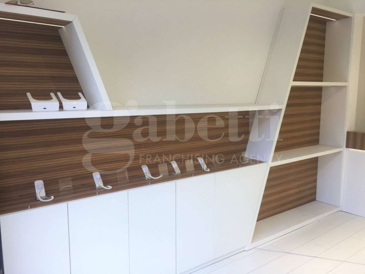 Negozio - Loc.Com. FIRENZE affitto  ALBERTI Alberti FINA SRL