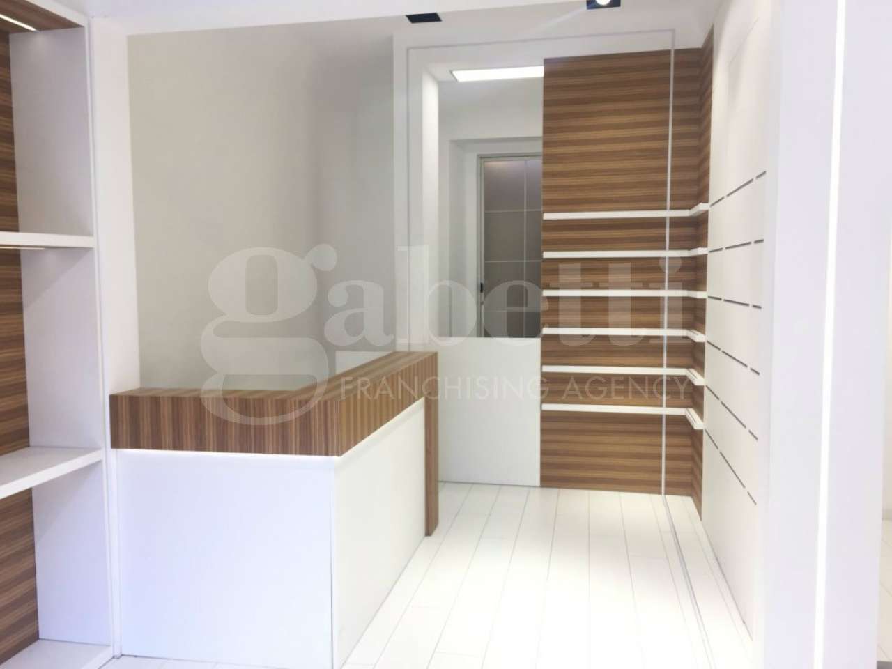 Negozio - Loc.Com. FIRENZE affitto  ALBERTI Alberti FINA SRL