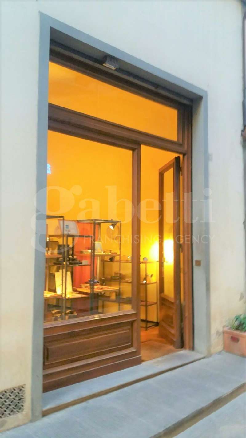 Negozio - Loc.Com. FIRENZE affitto  DUOMO Santi Apostoli FINA SRL