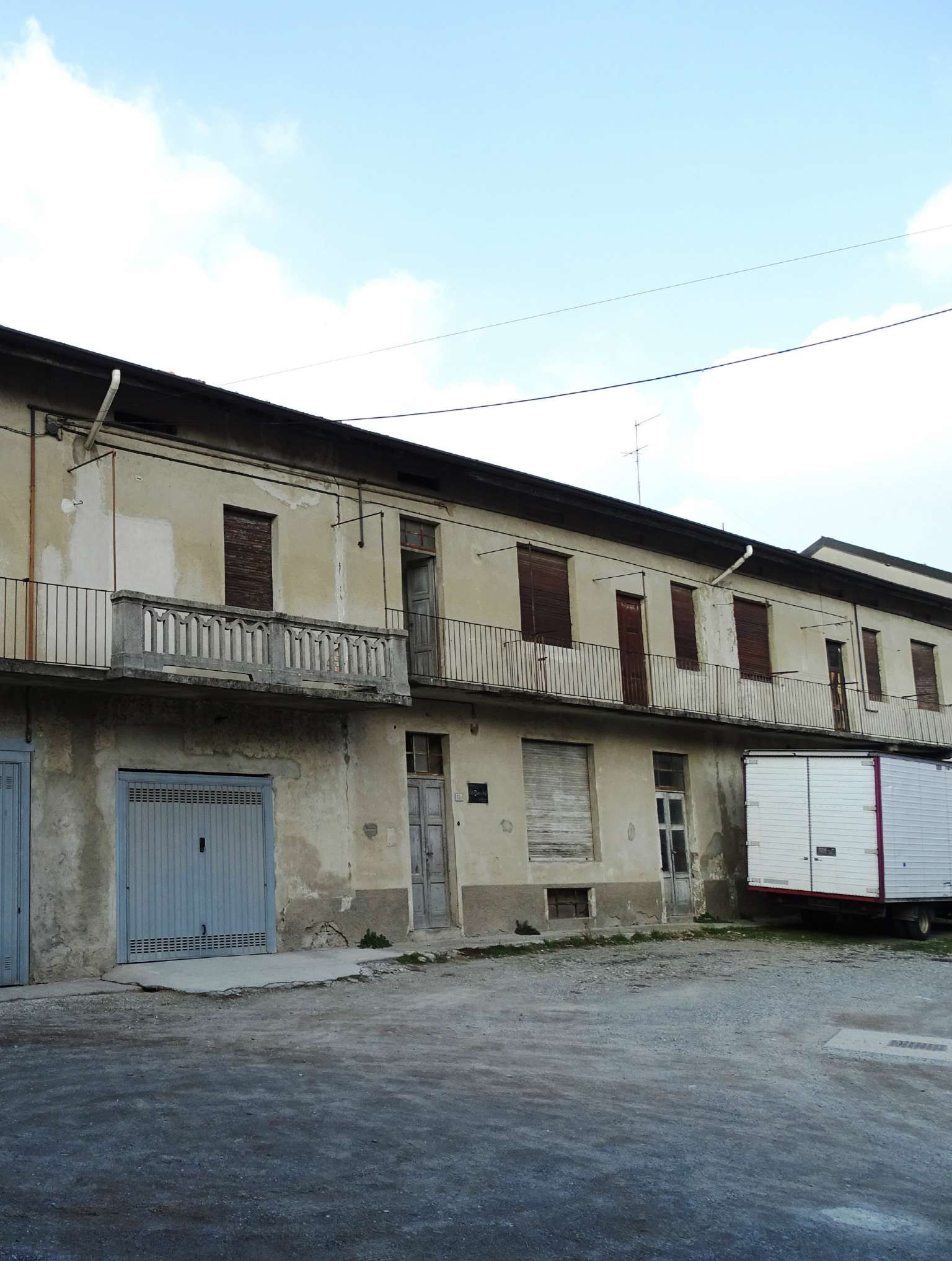 Rustico - Cascina CARUGO vendita   Toti IM.CO.