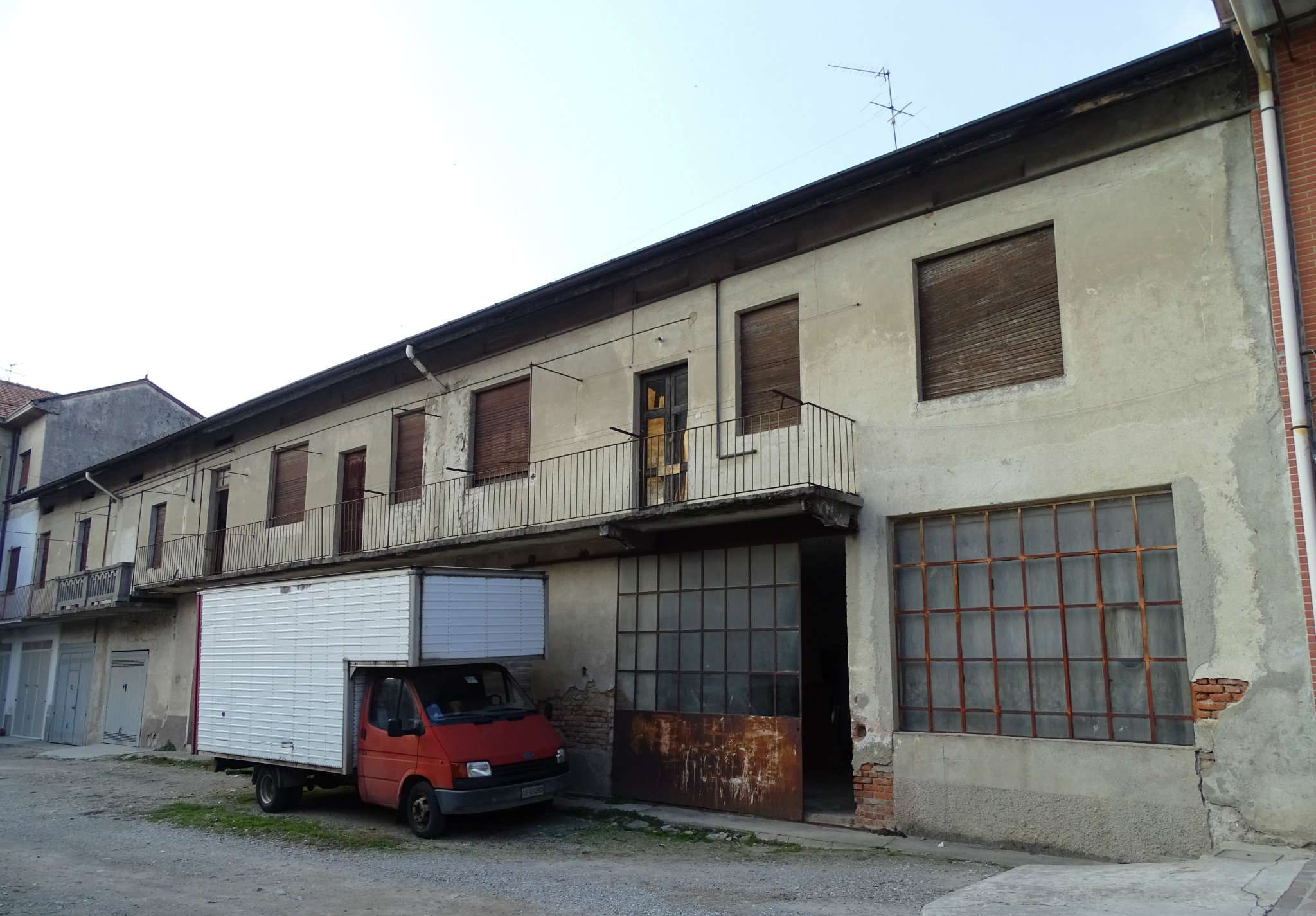 Rustico - Cascina CARUGO vendita   Toti IM.CO.