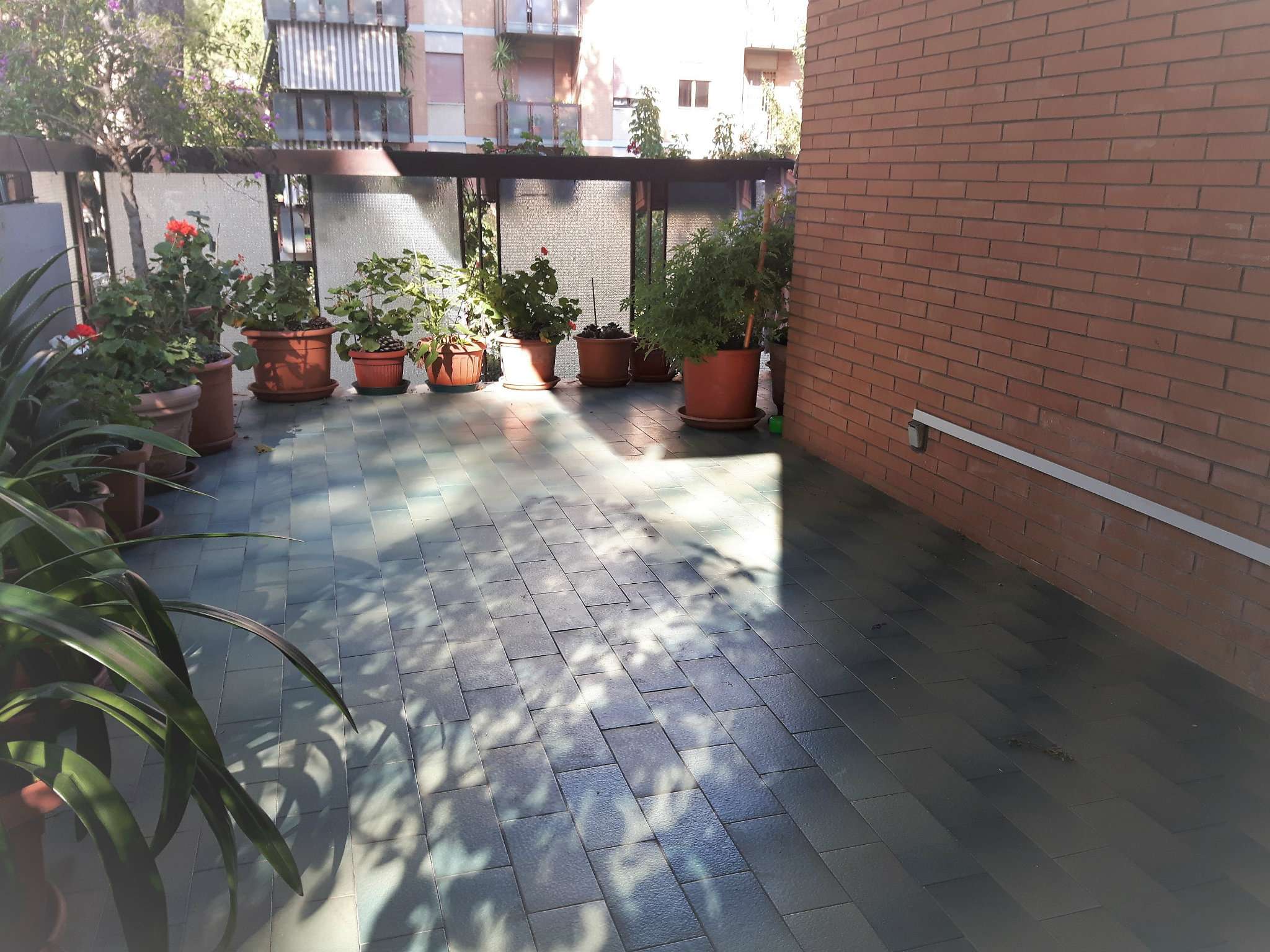 Appartamento ROMA vendita  LAURENTINA  FARO IMMOBILIARE srl