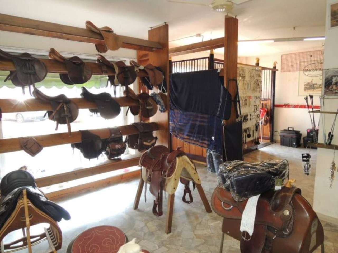 Negozio - Loc.Com. FIRENZE vendita  IL LIPPI VIA BARACCHINI Immobiliare Bianchi e Grappolini