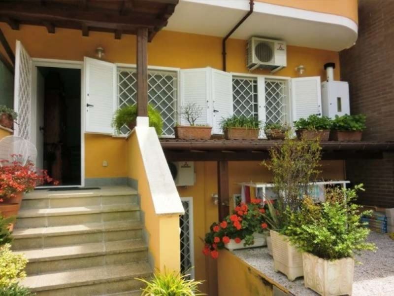 Villa Affiancata - Schiera LADISPOLI vendita   del Caravaggio Agenzia Immobiliare Gruppo Casa Re - Ladispoli -