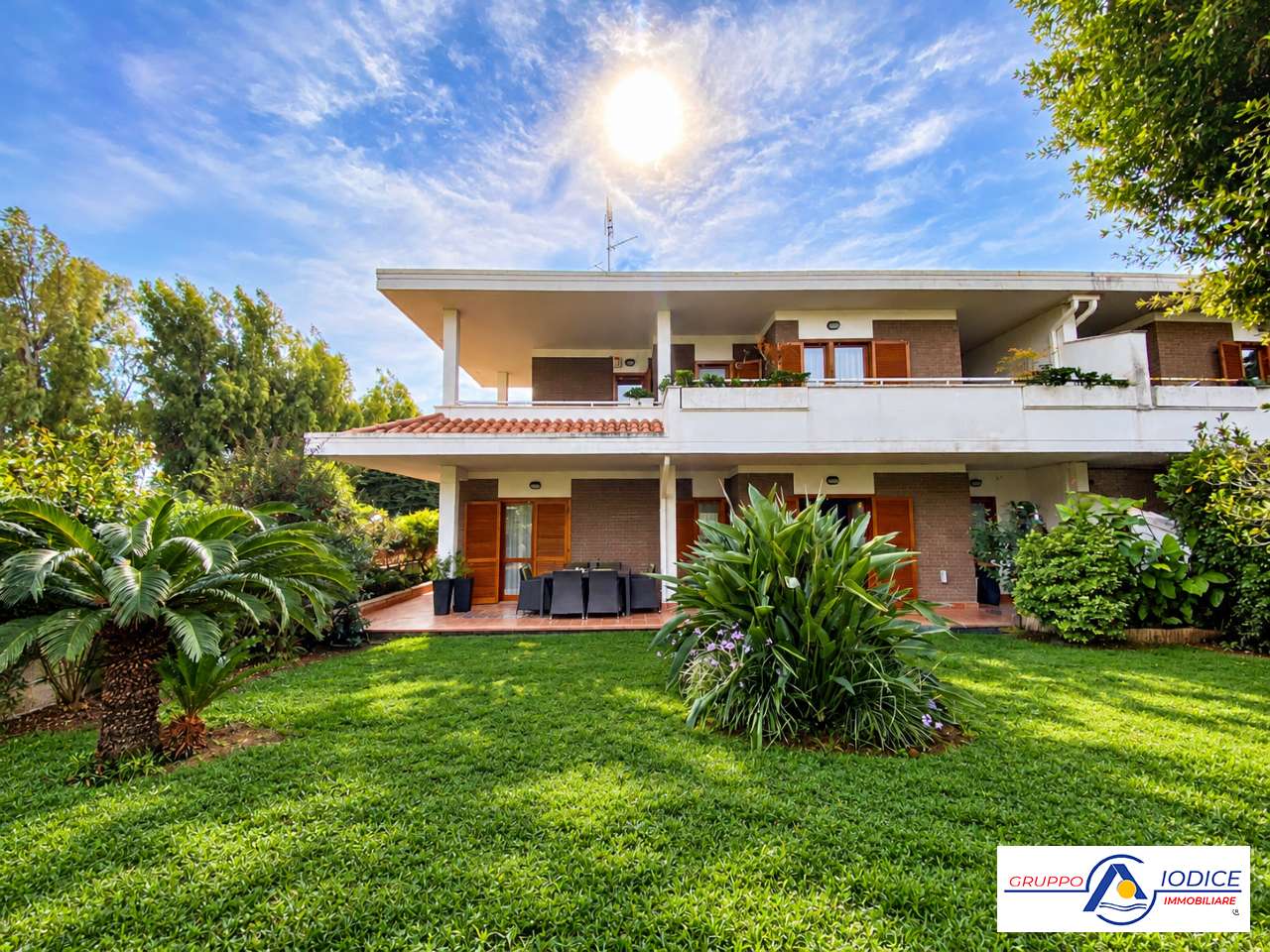 villa in complesso quadrifamiliare