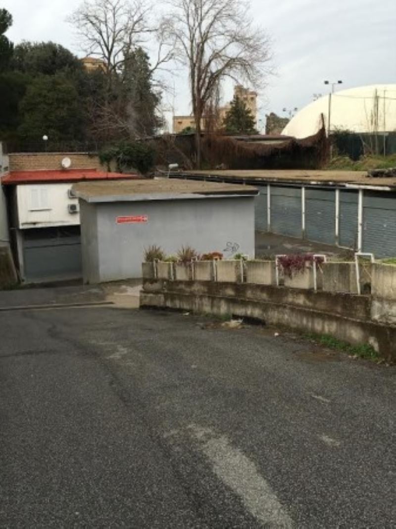 Box auto - Posto auto ROMA vendita  APPIA NUOVA  Roberto Tribuzzi