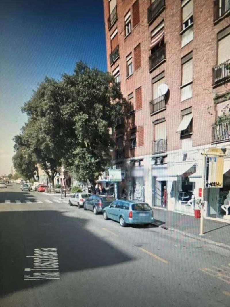 Negozio - Loc.Com. ROMA affitto  TUSCOLANO (VI MUN.) Via Tuscolana Roberto Tribuzzi