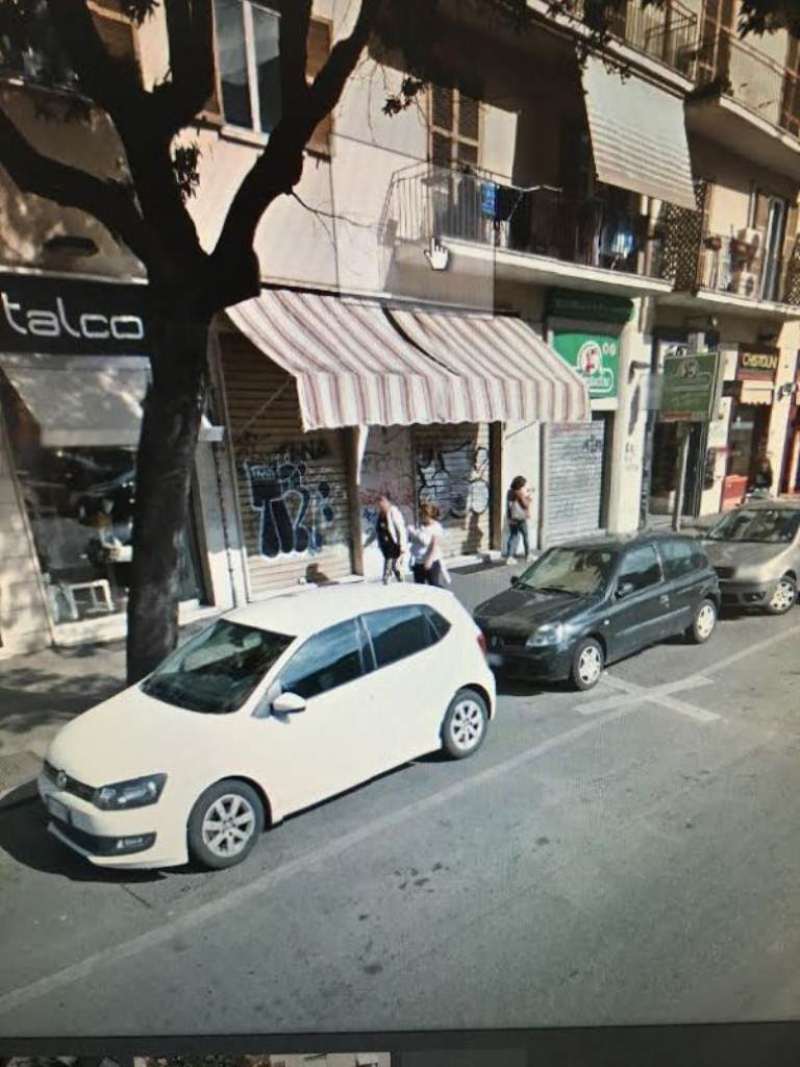 Negozio - Loc.Com. ROMA affitto  TUSCOLANO (VI MUN.) Via Tuscolana Roberto Tribuzzi