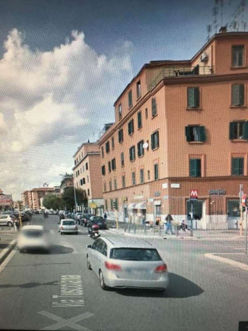 Negozio - Loc.Com. ROMA affitto   Via Tuscolana Roberto Tribuzzi