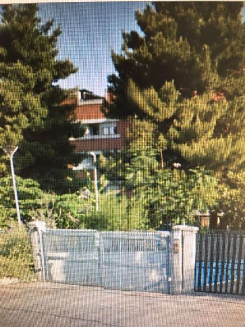 Box auto - Posto auto ROMA affitto  TUSCOLANO (VI MUN.)  Roberto Tribuzzi