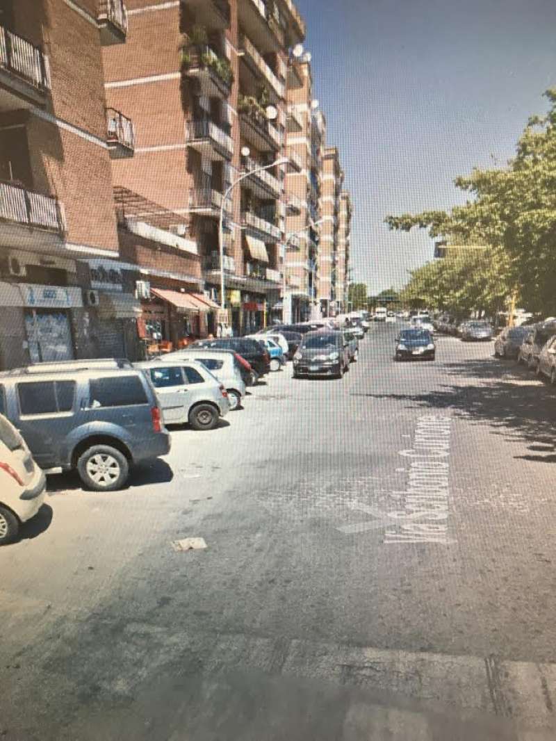 Negozio - Loc.Com. ROMA vendita   Via Scribonio Curione Roberto Tribuzzi